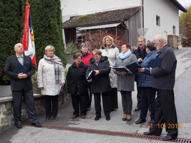 1.Pevke in pevci člani KO ZB za vrednote Laze