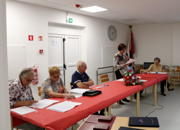 2. Delovno predsedstvo pod vodstvom Metke Rupnik.