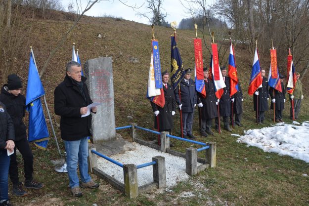 5. Predsednik vrhniškega Združenja Miran Štupica, predstavil vsakega talca posebej.