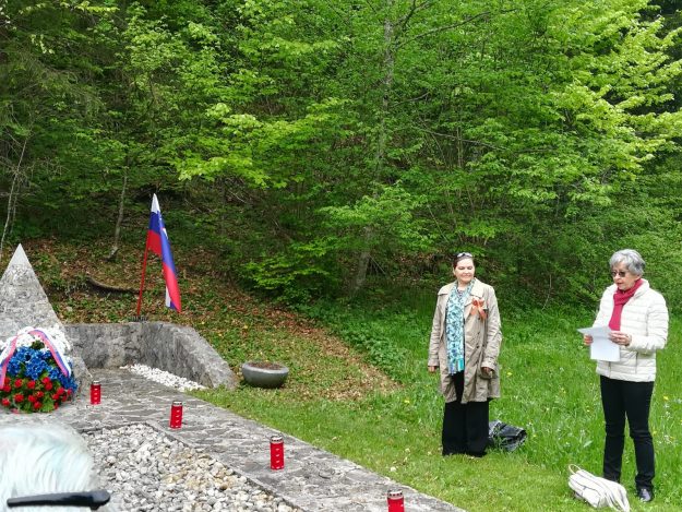 4. Vesna Jerina, se je Društvu Ruslo zahvalila za dolgoletno sodelovanje