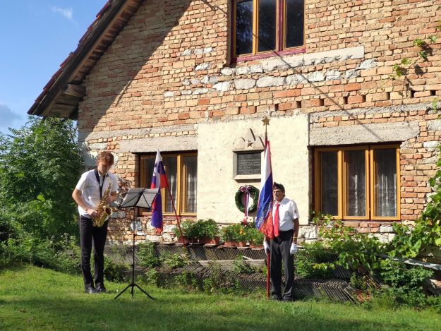 5. Mladi saksofonist Lev Vavken in praporščak Peter Čuk.