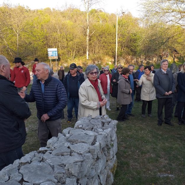 Bilo nas je veliko